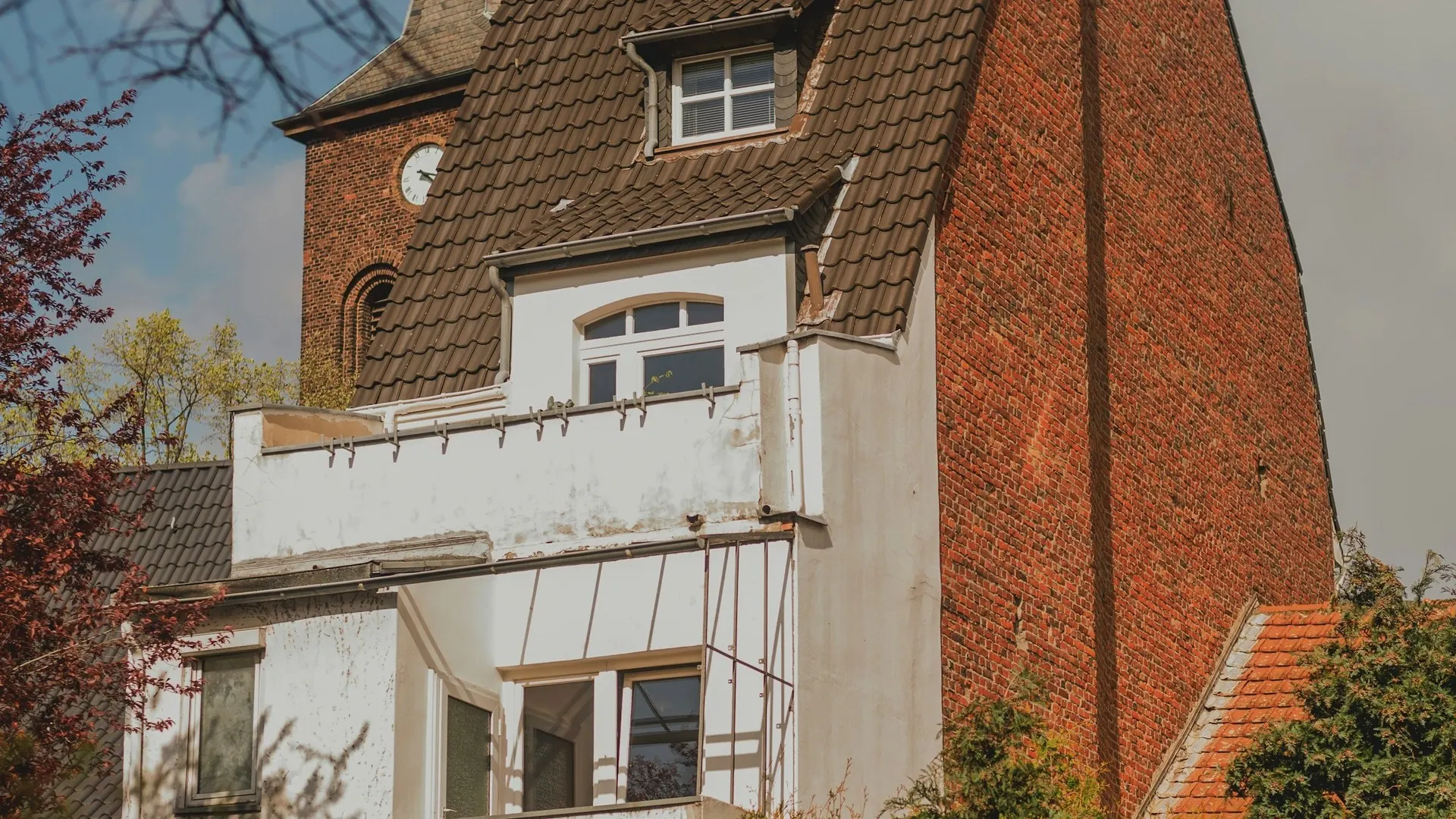 Panneaux solaires sur bâtiment résidentiel